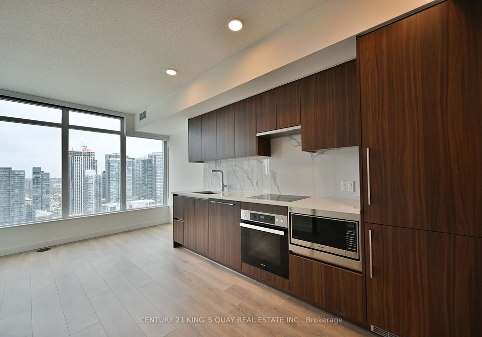 1-concord-cityplace-way-toronto-ontario-c12781310