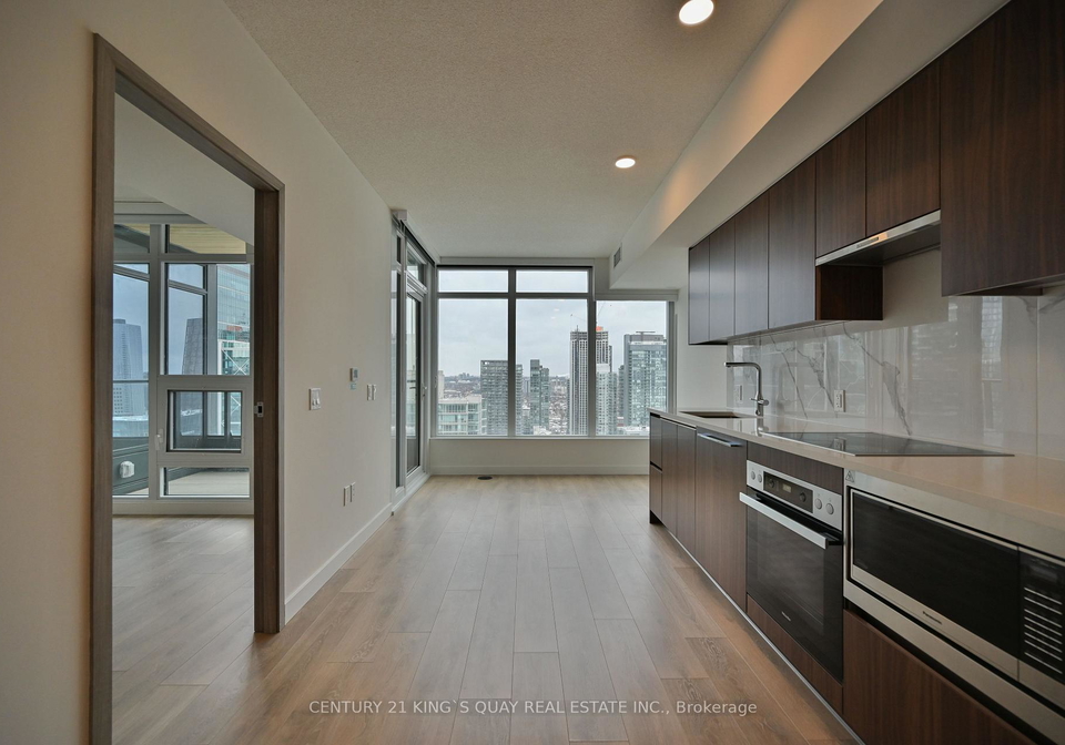 1-concord-cityplace-way-toronto-ontario-c12781310