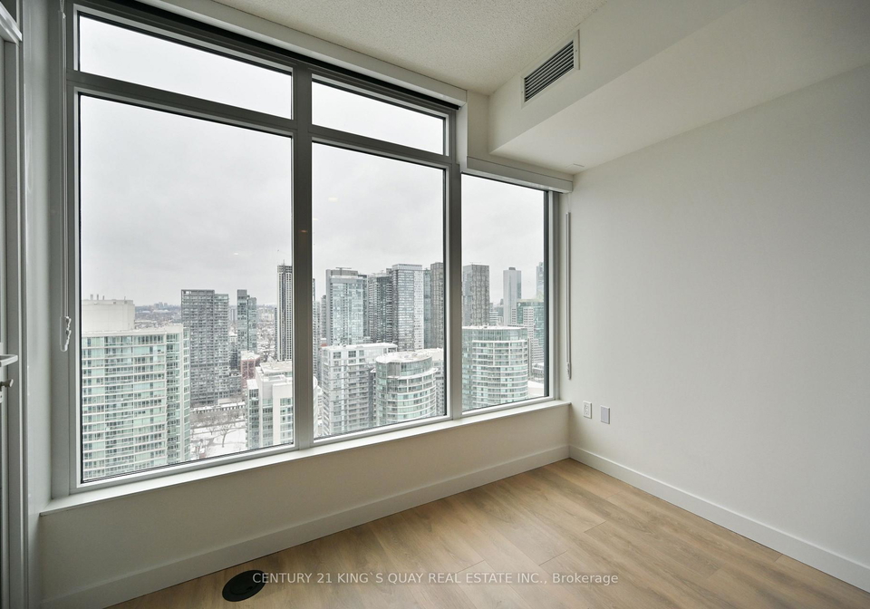 1-concord-cityplace-way-toronto-ontario-c12781310