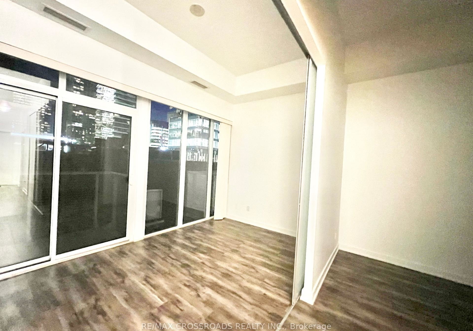 126-simcoe-street-toronto-ontario-c12781412