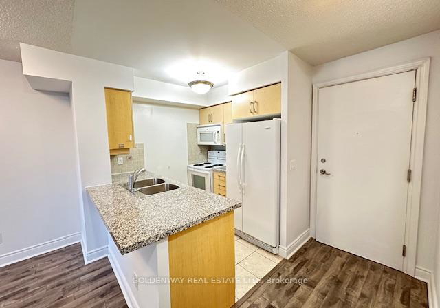 15-greenview-avenue-toronto-ontario-c12781942