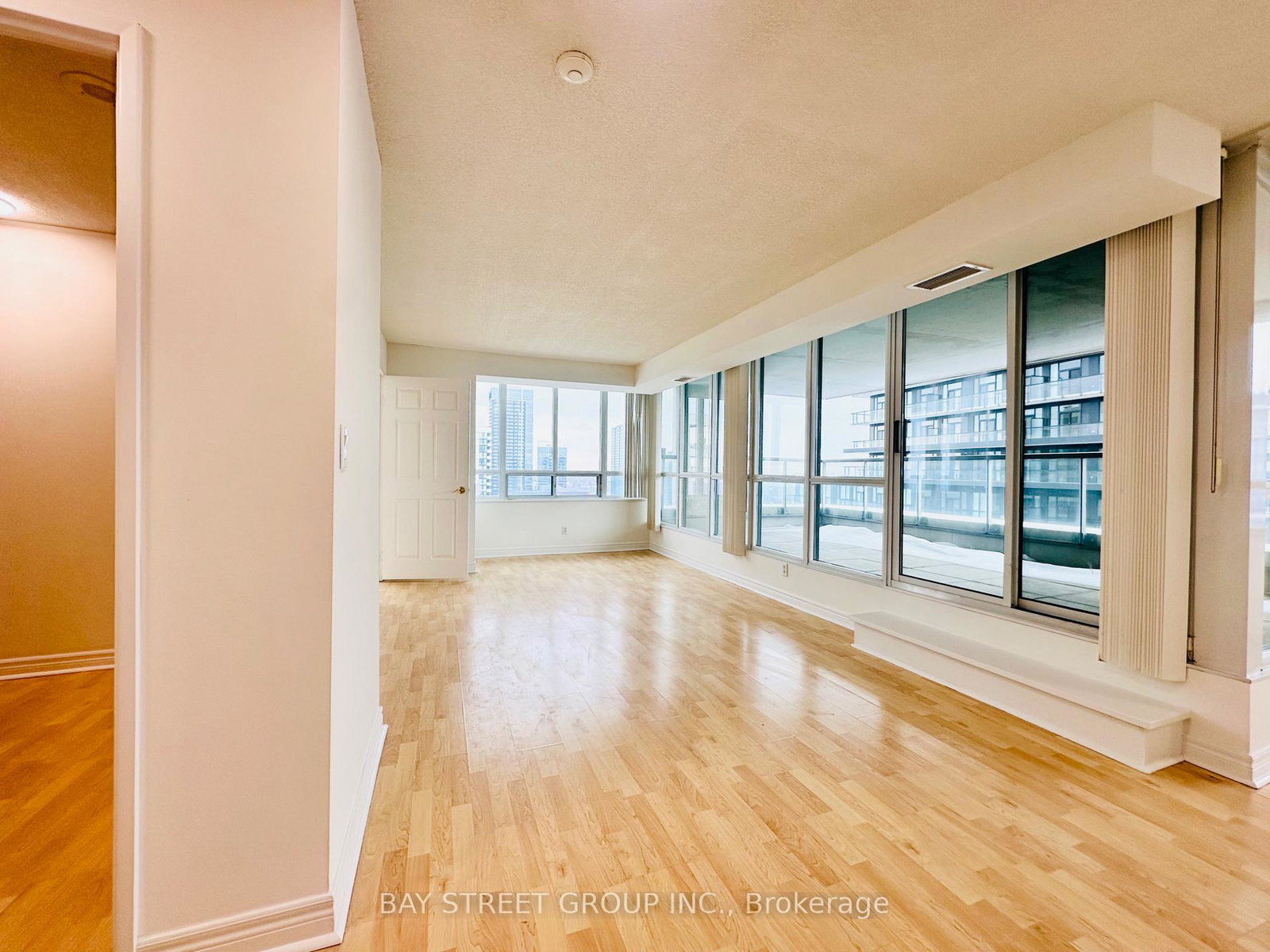 23-hollywood-avenue-north-york-ontario-c12782130