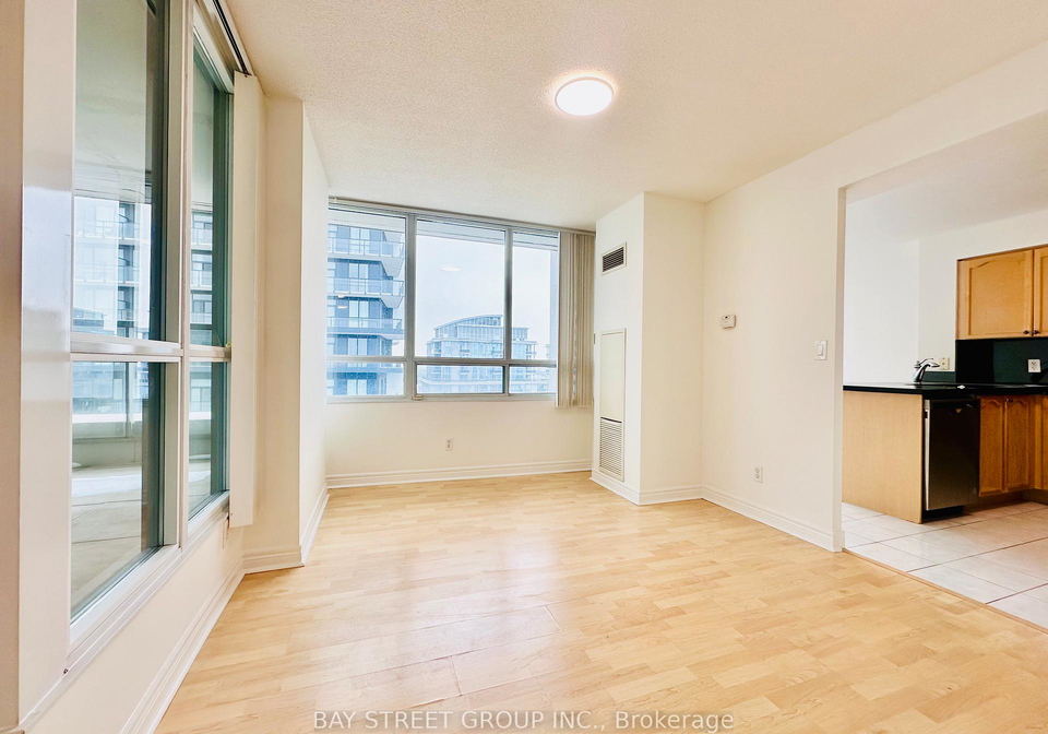 23-hollywood-avenue-north-york-ontario-c12782130