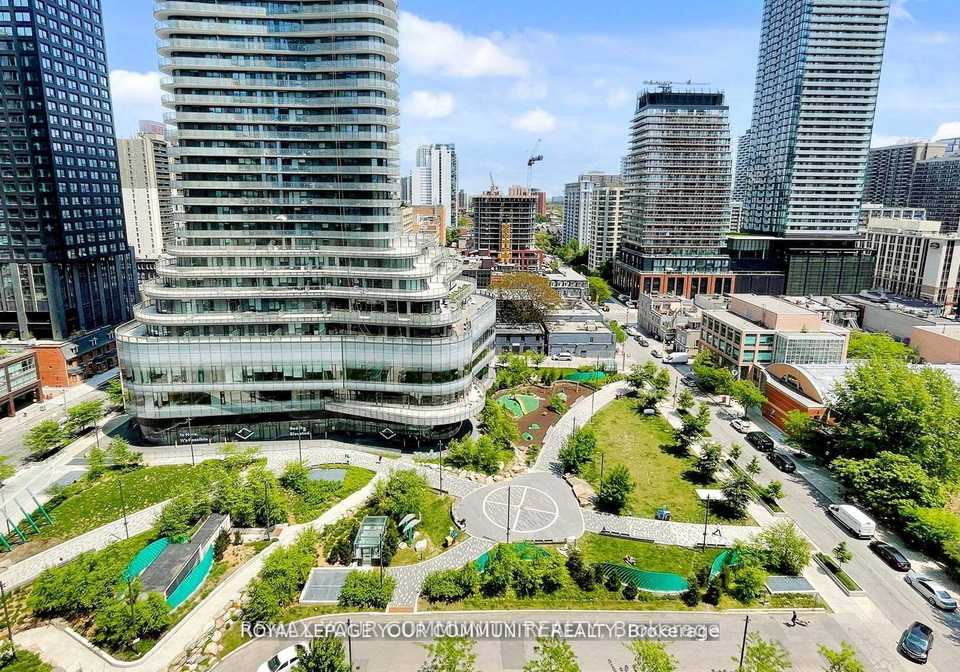 909-bay-street-toronto-ontario-c12782262