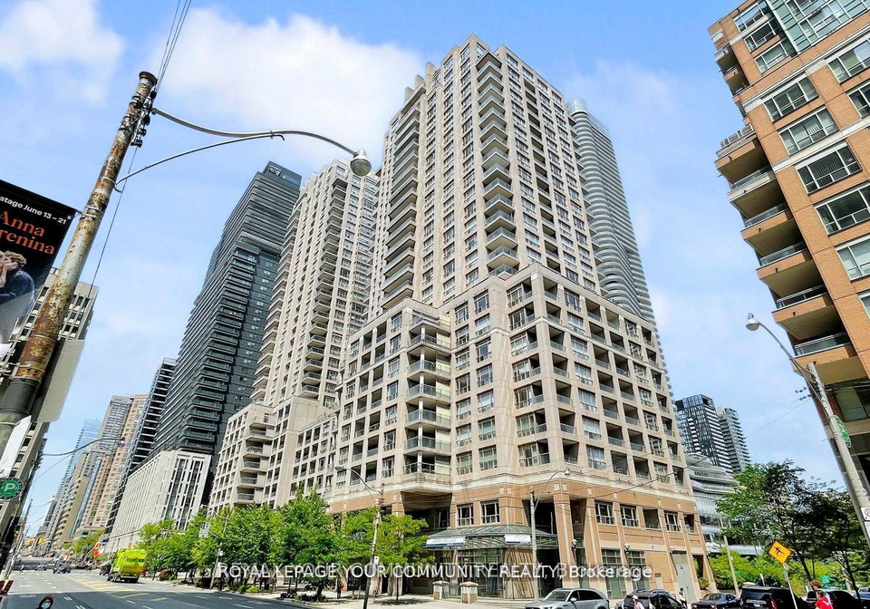 909-bay-street-toronto-ontario-c12782262