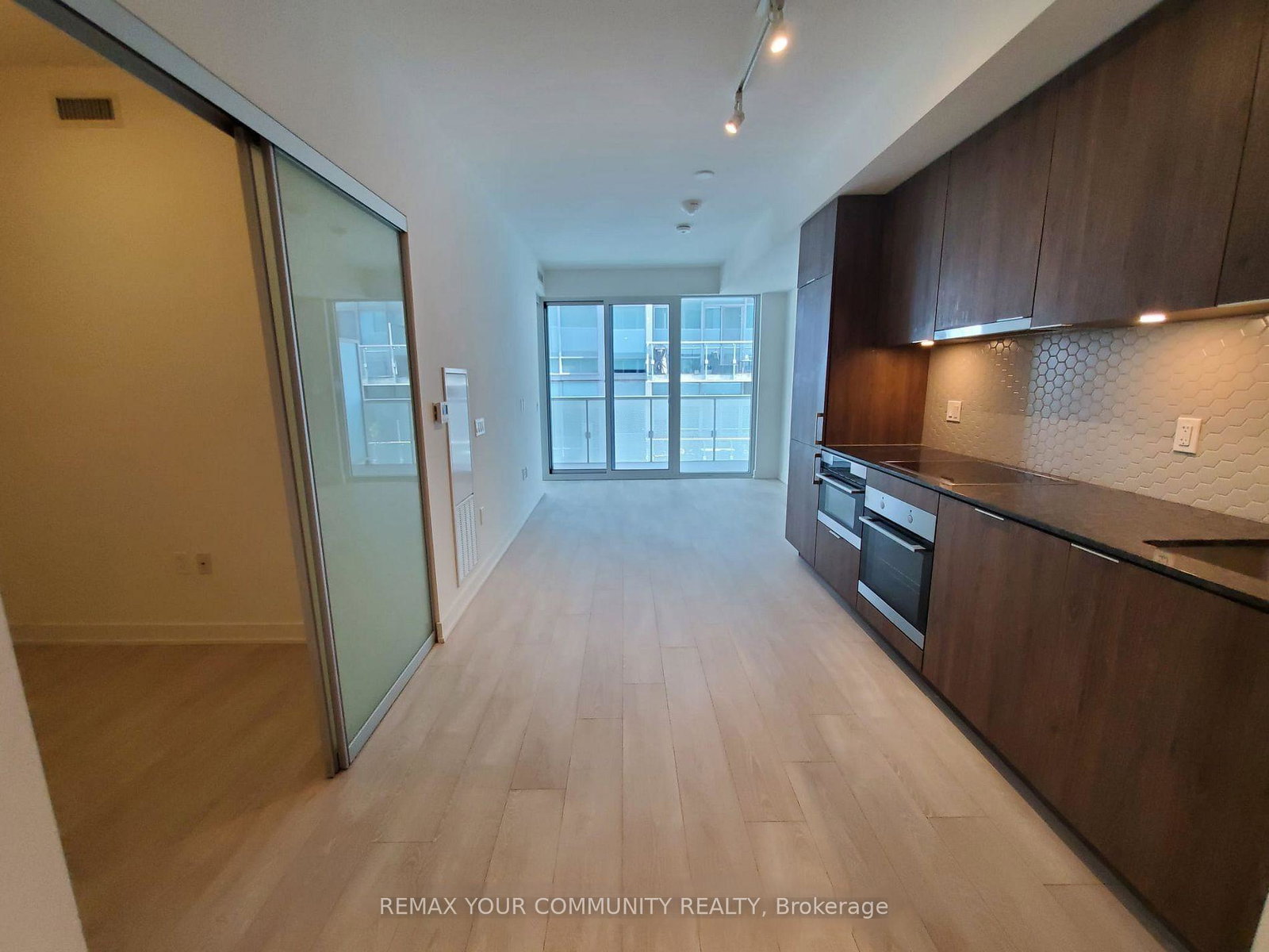 15-queens-quay-e-toronto-ontario-c12782714