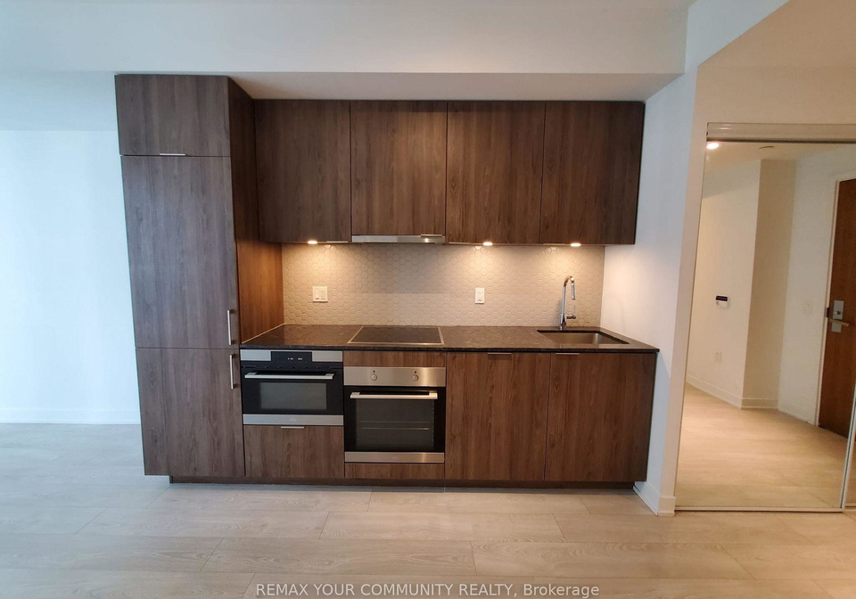 15-queens-quay-e-toronto-ontario-c12782714