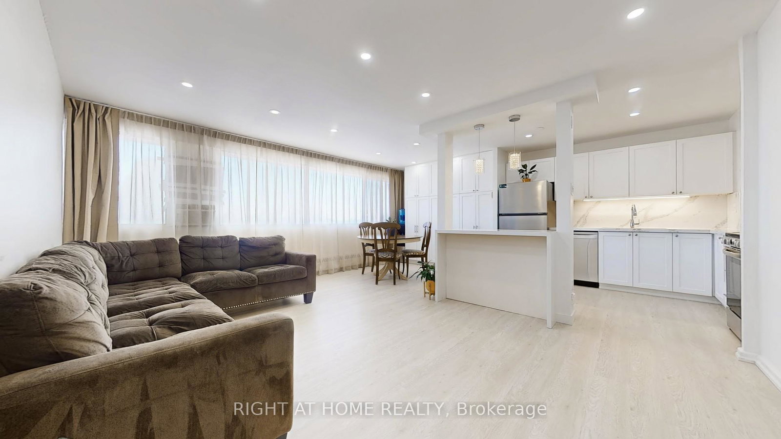 10-sunny-glenway-east-york-ontario-c12783302
