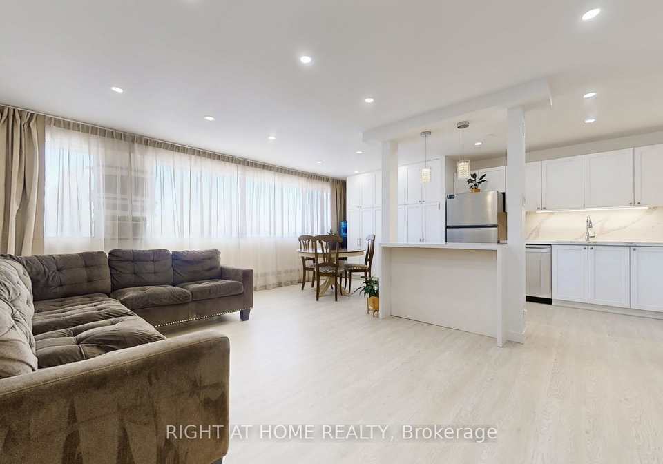10-sunny-glenway-east-york-ontario-c12783302