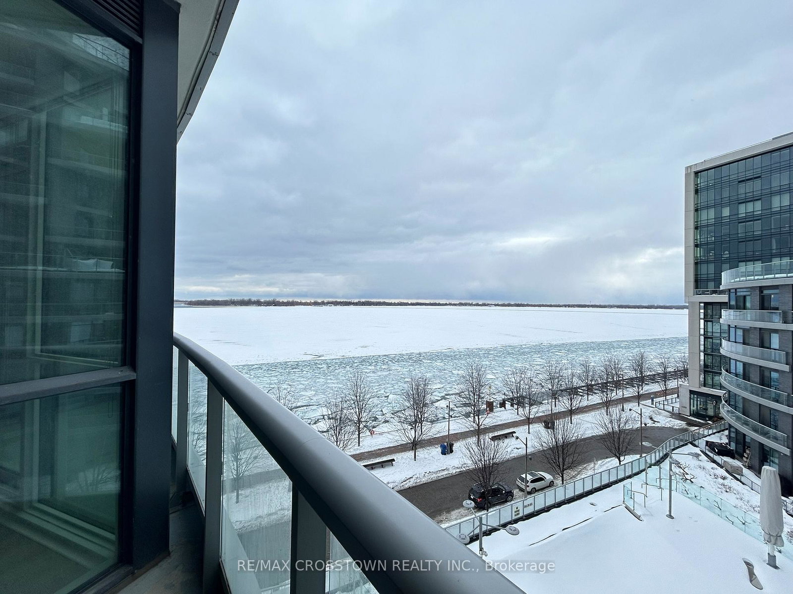1-edgewater-drive-toronto-ontario-c12783532