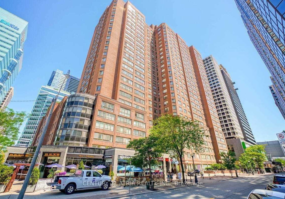 633-bay-street-toronto-ontario-c12784240