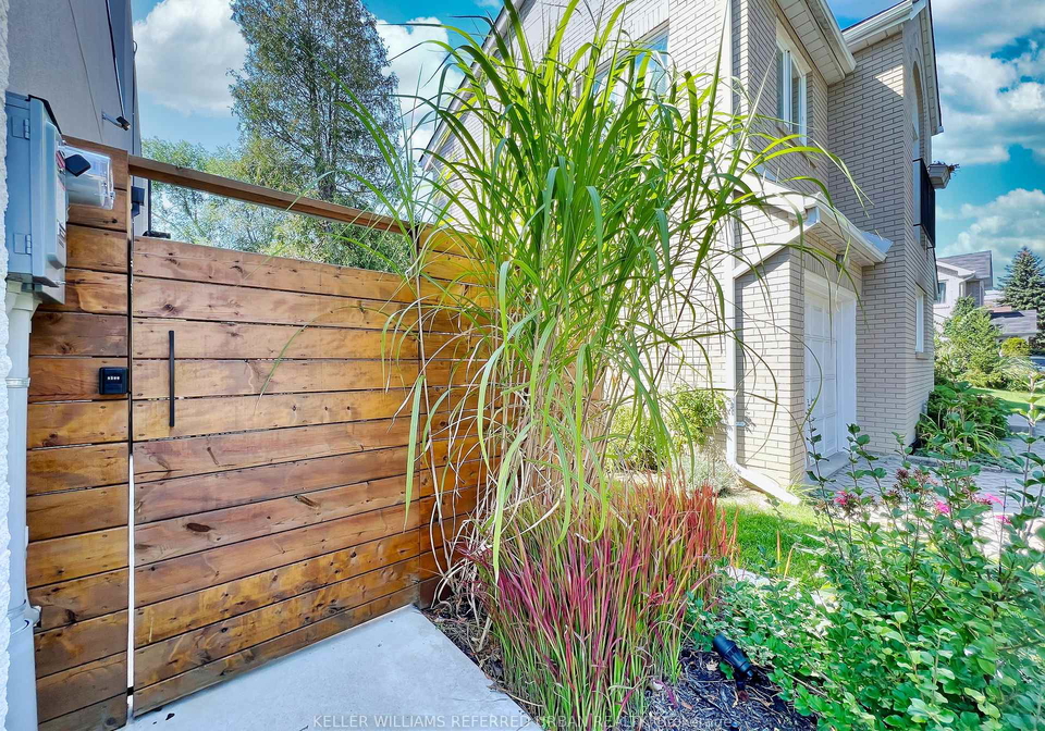 42-tottenham-road-north-york-ontario-c12784430