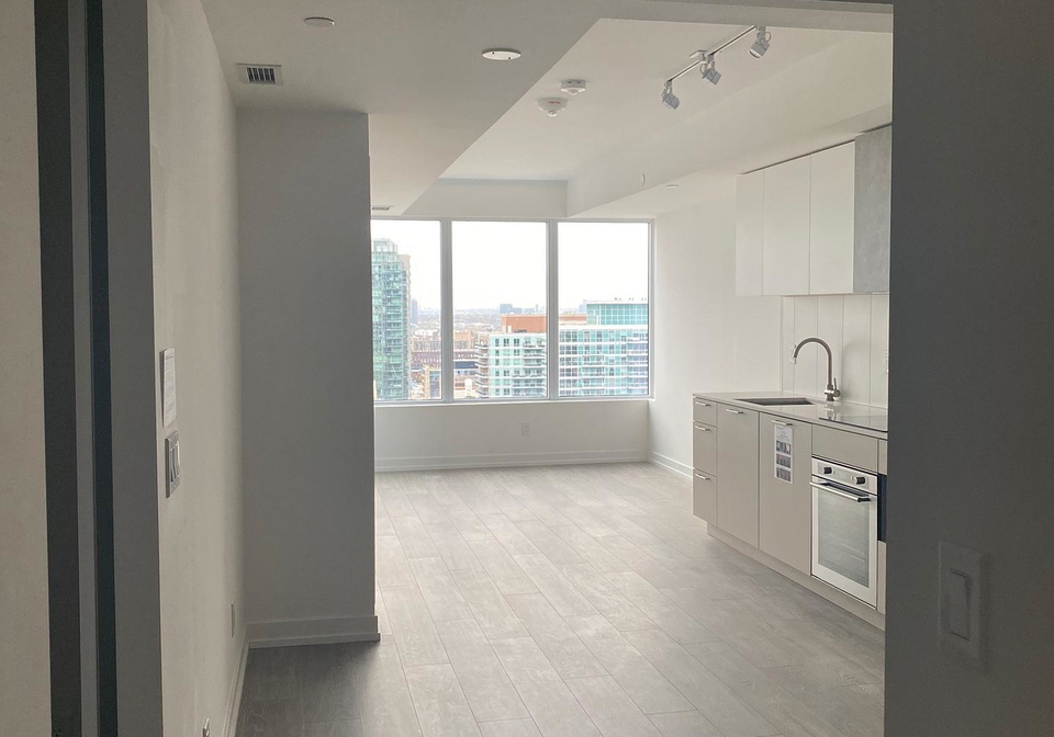 19-western-battery-road-toronto-ontario-c12784558