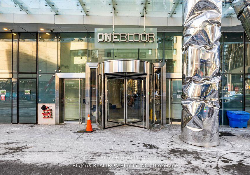 1-bloor-street-e-toronto-ontario-c12784698