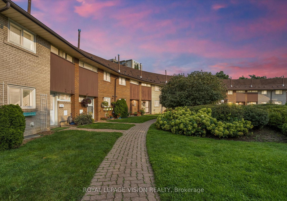 8-esterbrooke-avenue-north-york-ontario-c12785106