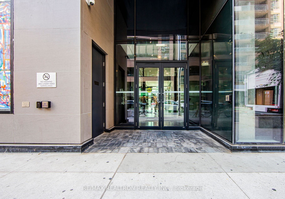 25-richmond-street-e-toronto-ontario-c12785692