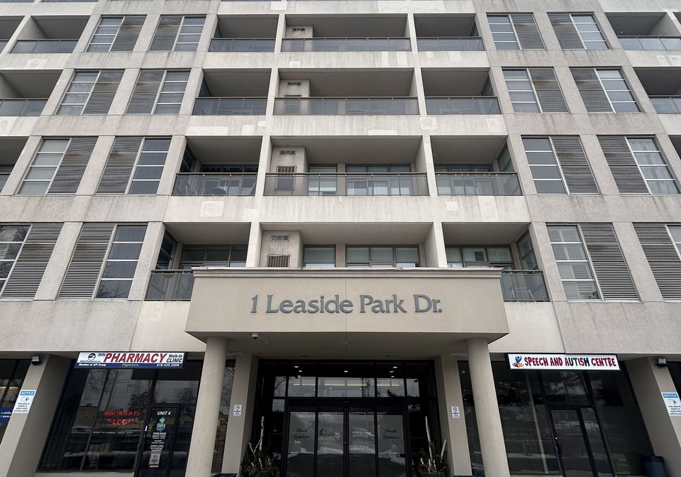 1-leaside-park-drive-east-york-ontario-c12786366