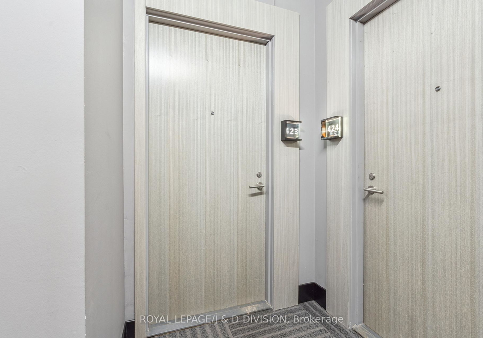 111-bathurst-street-toronto-ontario-c12786602