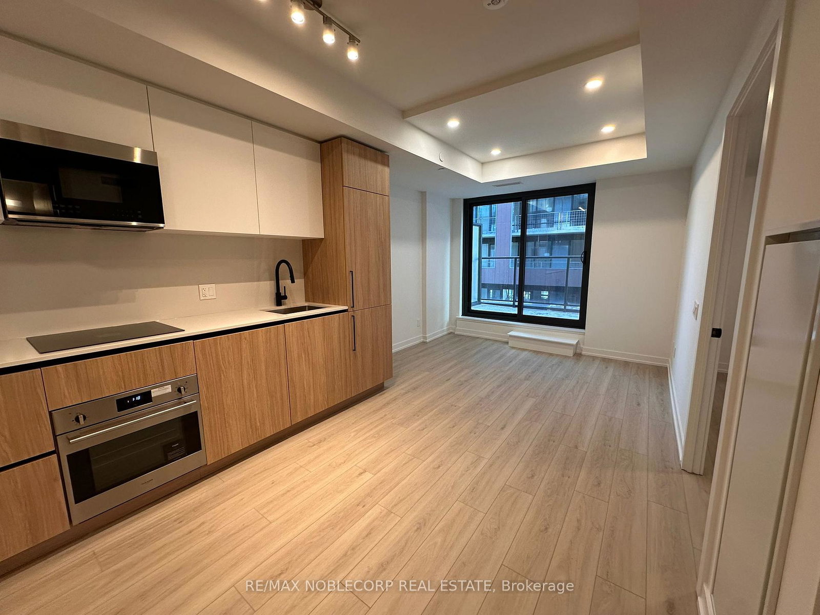 35-parliament-street-toronto-ontario-c12786826
