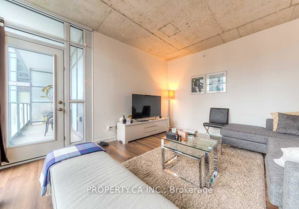 210-simcoe-street-toronto-ontario-c12787184