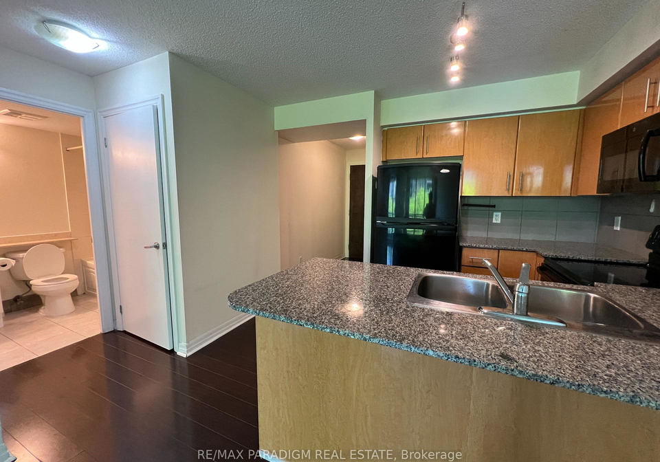 16-yonge-street-toronto-ontario-c12787570