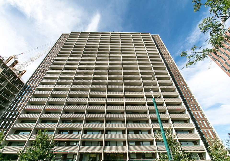 666-spadina-avenue-toronto-ontario-c12788070