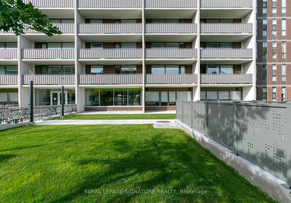 666-spadina-avenue-toronto-ontario-c12788070