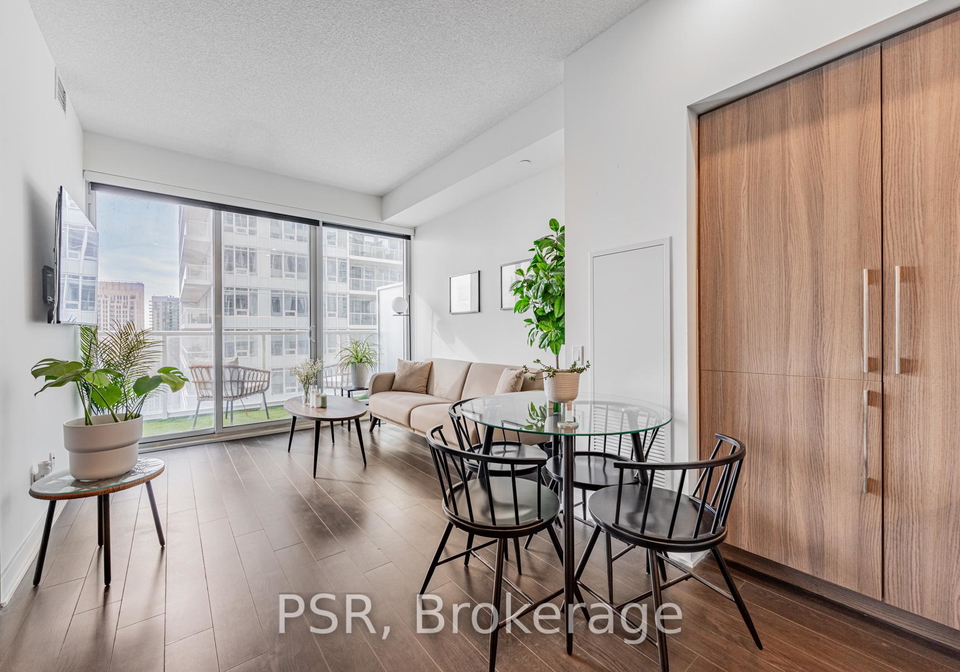 17-bathurst-street-toronto-ontario-c12788242