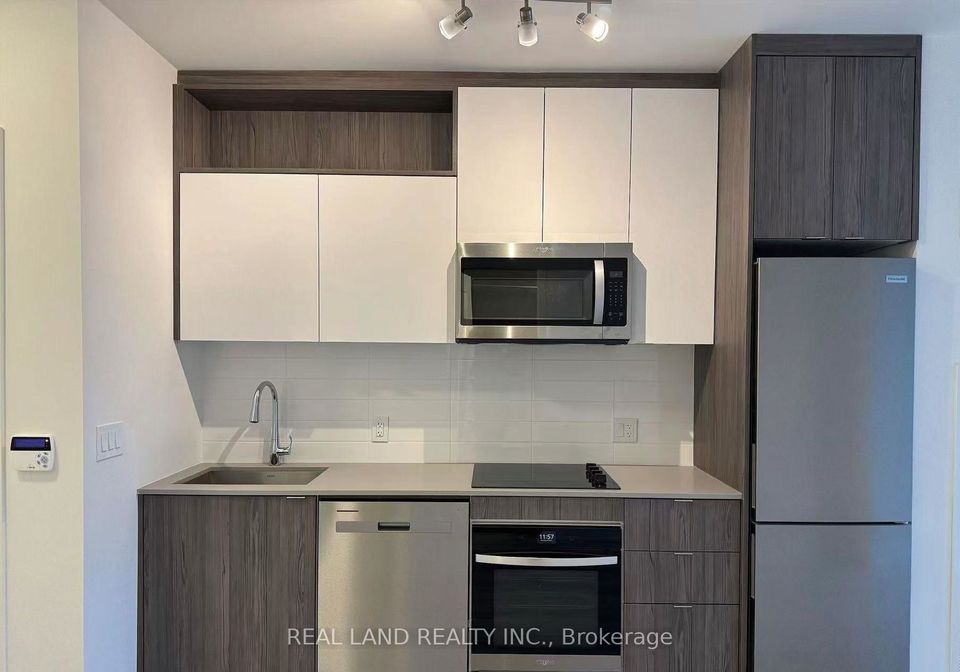 60-princess-street-toronto-ontario-c12788532