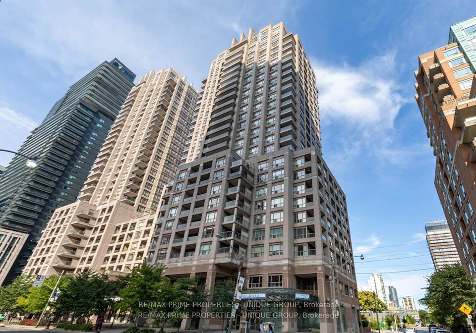 909-bay-street-toronto-ontario-c12789736