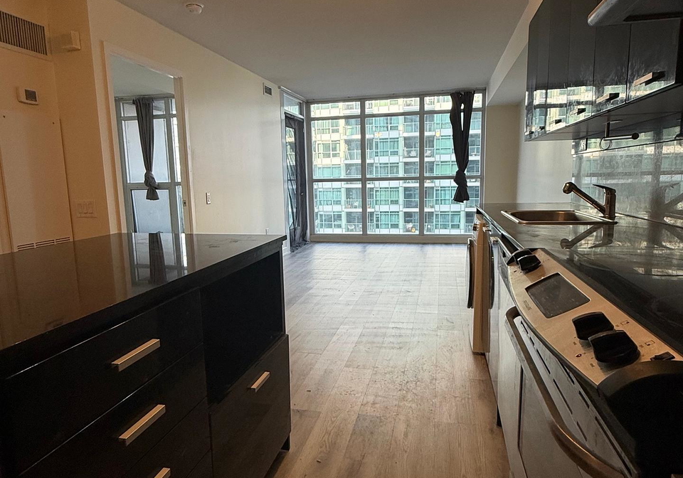 19-singer-court-north-york-ontario-c12790178