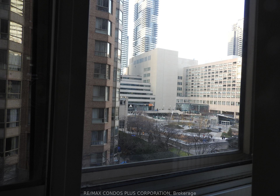711-bay-street-toronto-ontario-c12790186
