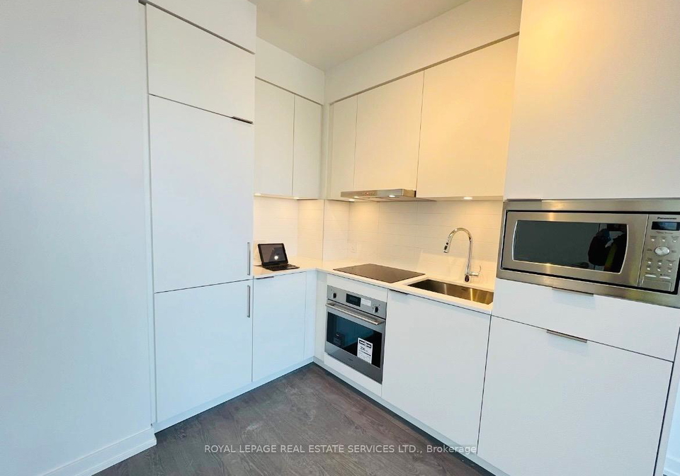 7-golden-lion-heights-north-york-ontario-c12790288