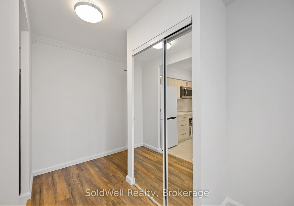 1055-bay-street-toronto-ontario-c12790582