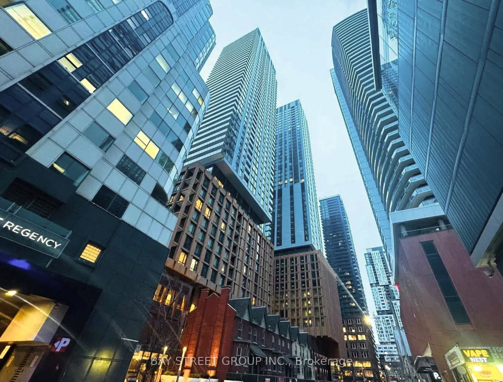 8-widmer-street-toronto-ontario-c12790604