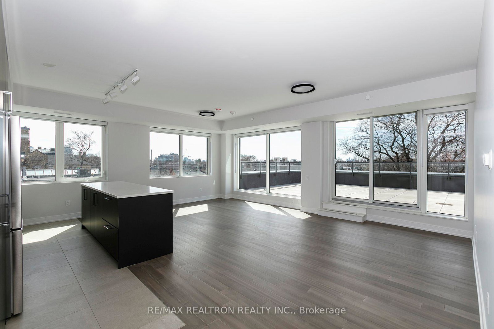 664-spadina-avenue-toronto-ontario-c12791072