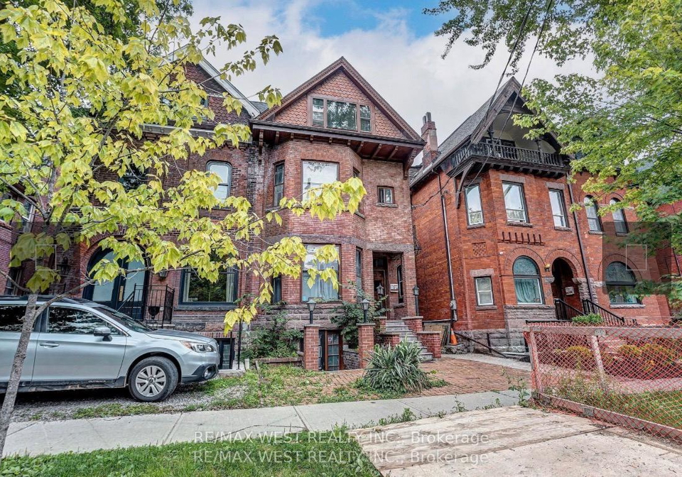125-madison-avenue-toronto-ontario-c12791698
