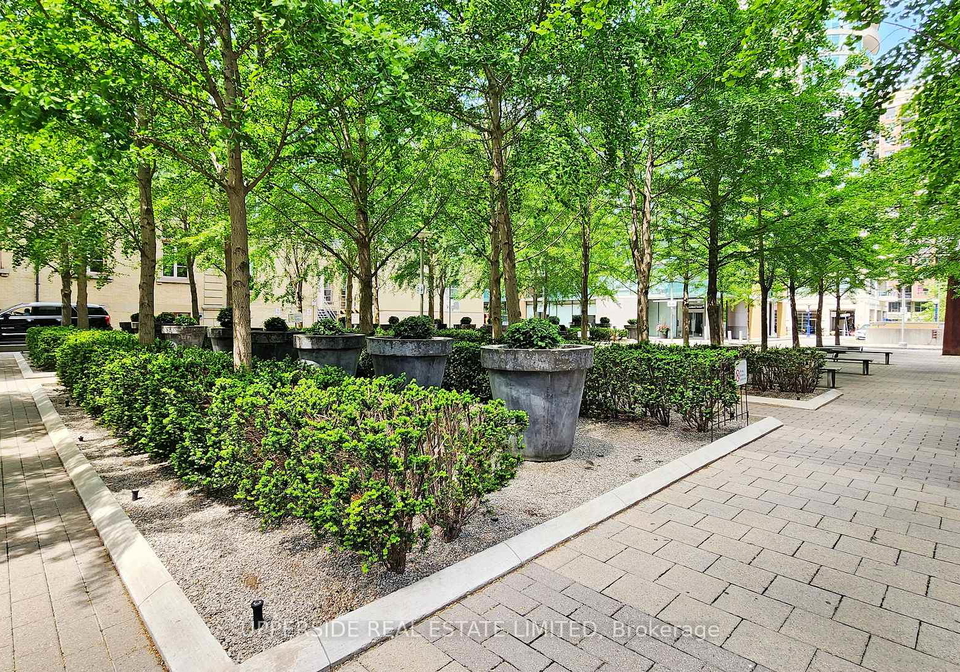 18-yorkville-avenue-toronto-ontario-c12792034