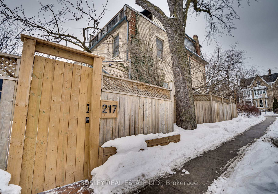 215-carlton-street-toronto-ontario-c12792078