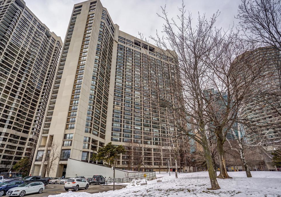 33-harbour-square-toronto-ontario-c12792350