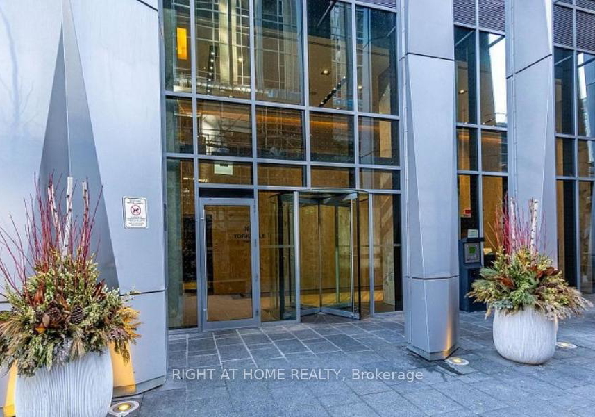 1-yorkville-avenue-toronto-ontario-c12792624