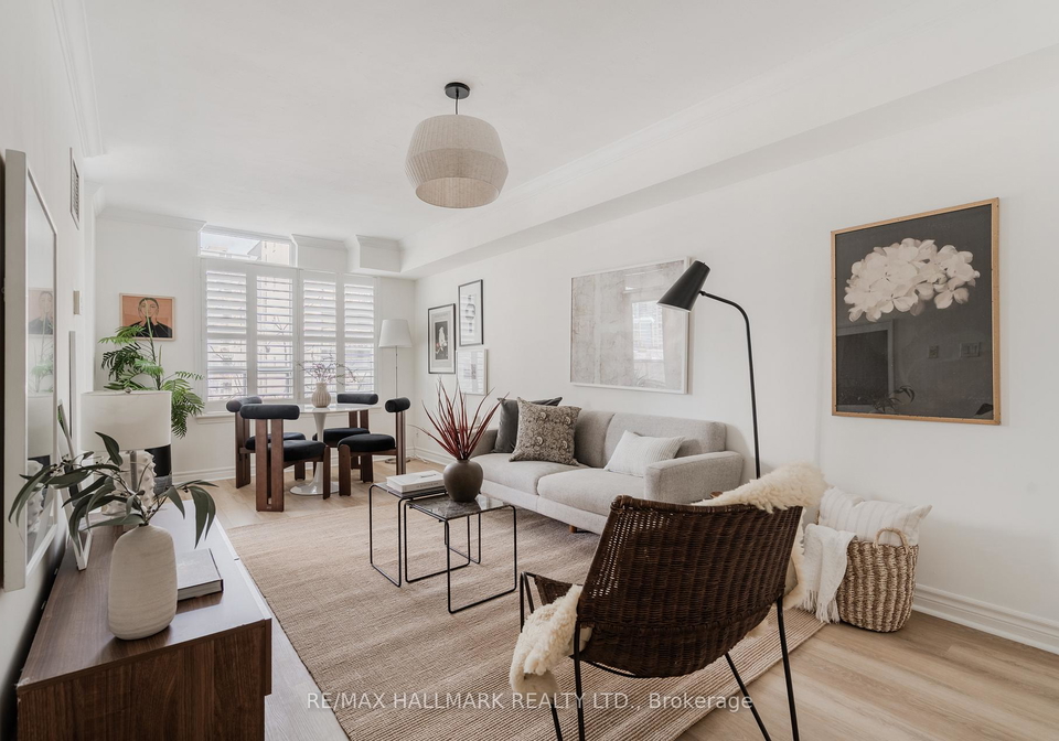 225-wellesley-street-e-toronto-ontario-c12792968