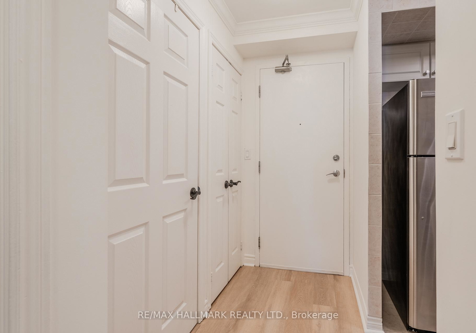 225-wellesley-street-e-toronto-ontario-c12792968