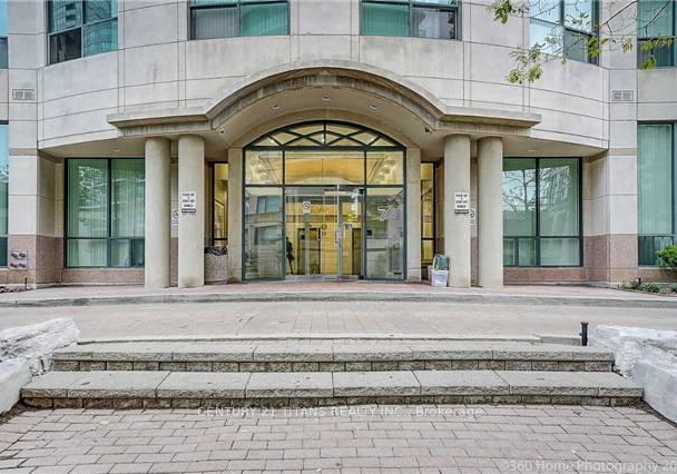 7-lorraine-drive-toronto-ontario-c12792990