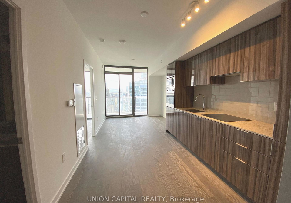 11-wellesley-street-w-toronto-ontario-c12793268