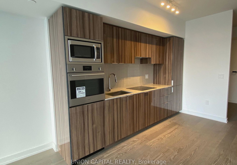 11-wellesley-street-w-toronto-ontario-c12793268