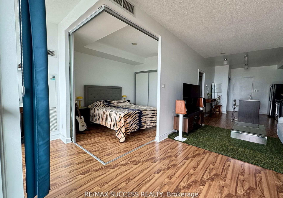 1171-queen-street-w-toronto-ontario-c12793808