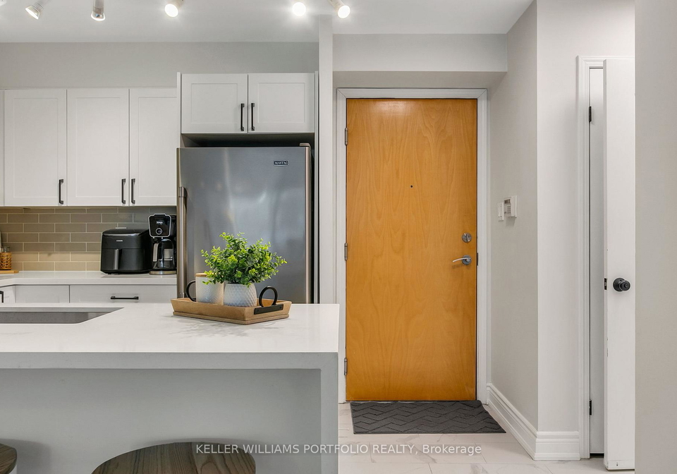 600-queens-quay-w-toronto-ontario-c12793978