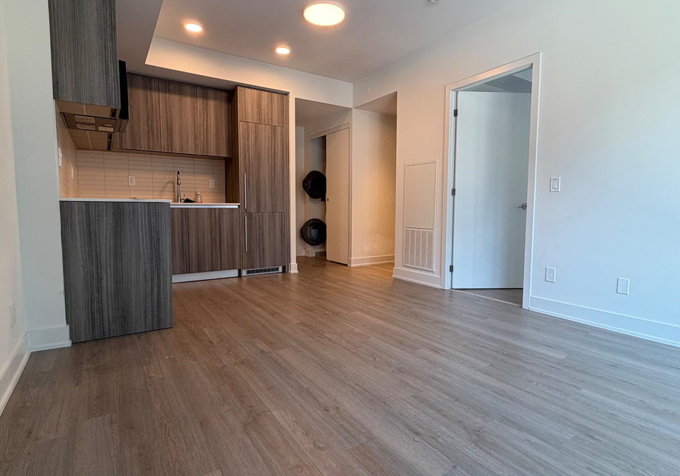 8-cumberland-street-n-toronto-ontario-c12795004