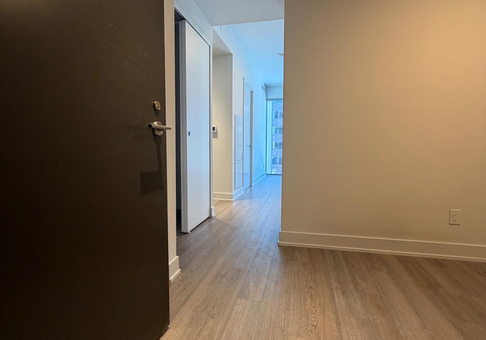 8-cumberland-street-n-toronto-ontario-c12795004